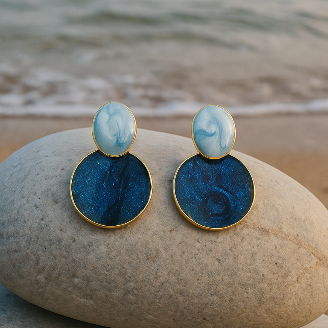 Pendientes llamativos de esmalte azul náutico con acabado brillante