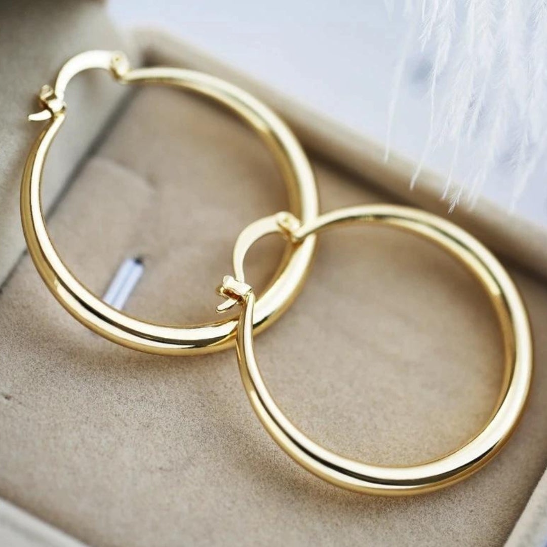 Pendientes de aro grandes y elegantes para un carisma y estilo atemporales