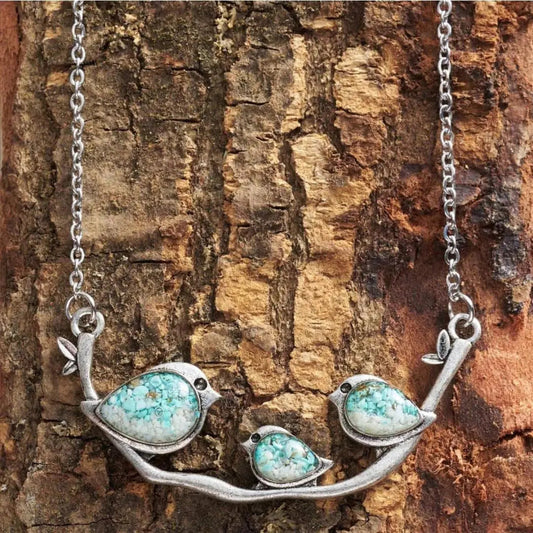 Collar con colgante de piedra turquesa de la familia de pájaros vintage