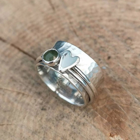 Anillo de Corazón con Piedra Verde - Plata de Ley