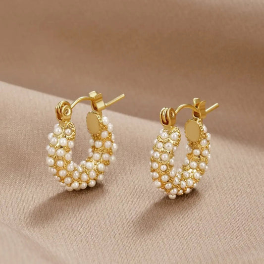 Pendientes de aro de perlas elegantes para una elegancia atemporal y una apariencia elegante