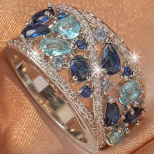 Anillo con grabado floral