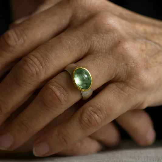 Anillo Vintage Verde con Piedra Redonda