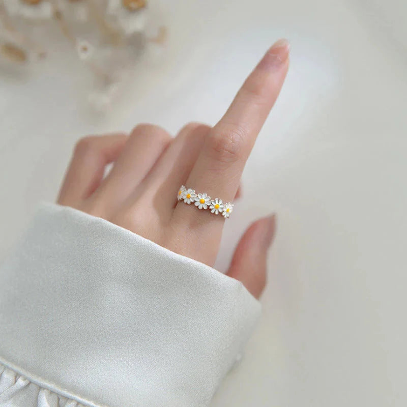 Anillo Ajustable de Flores de Margarita