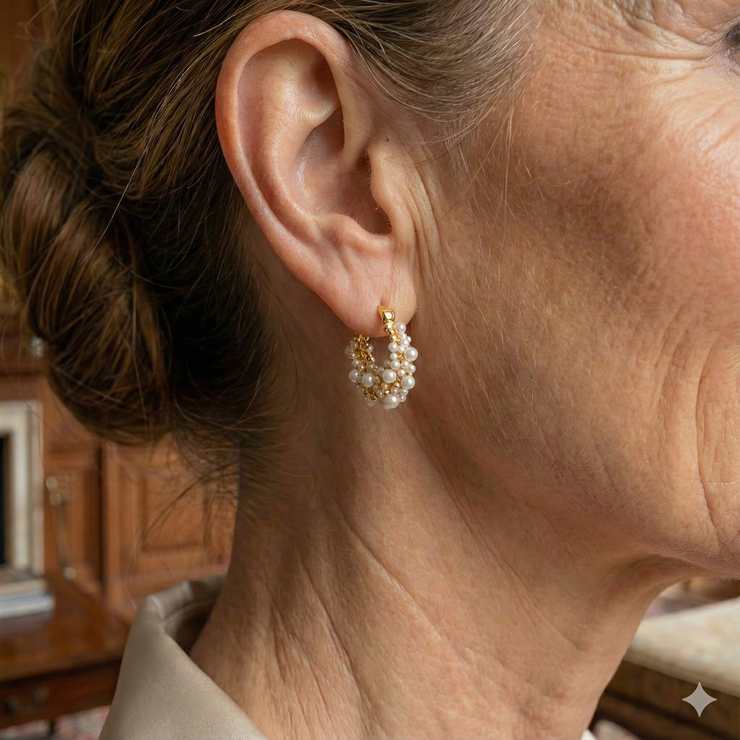 Pendientes de aro de perlas vintage con tono dorado brillante