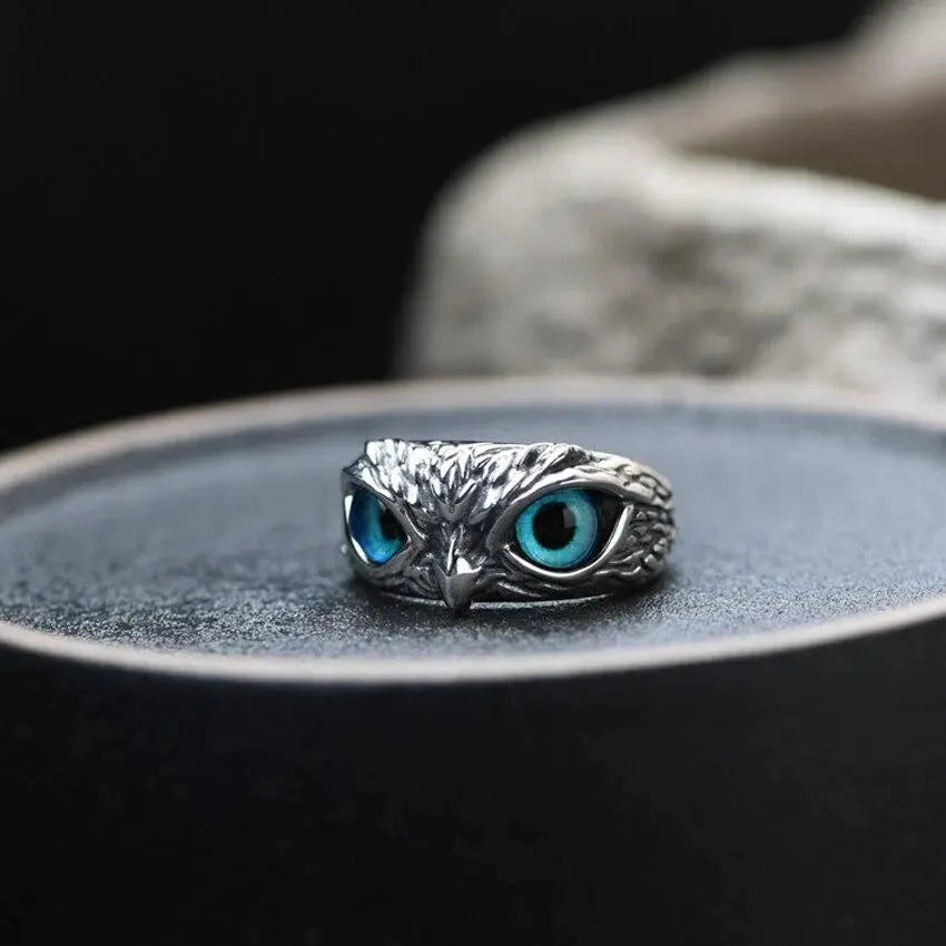 Anillo Búho de Plata con Ojos Azules