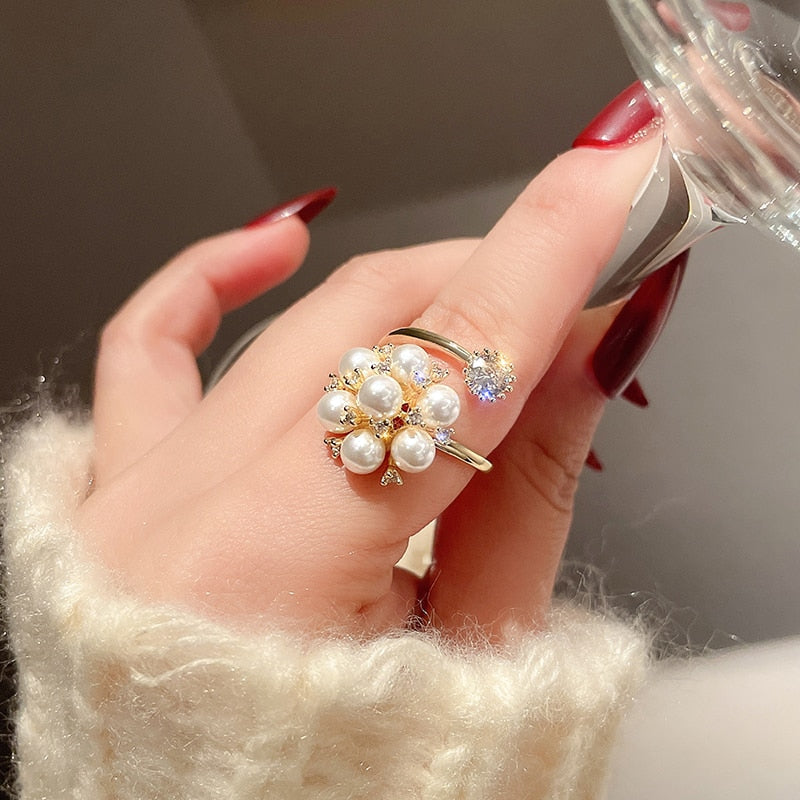 Anillo ajustable con cuentas esponjosas