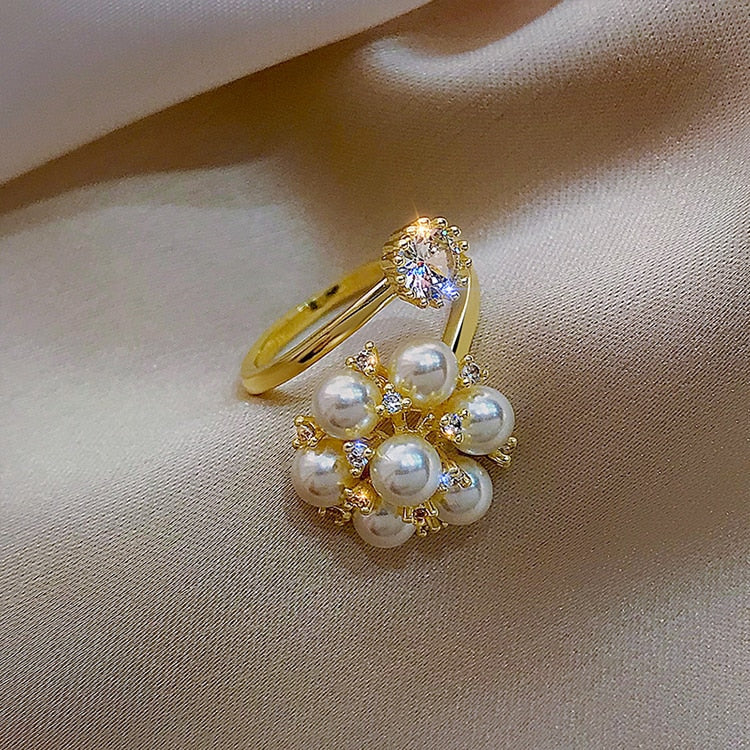 Anillo ajustable con cuentas esponjosas