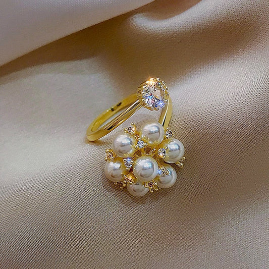 Anillo ajustable con cuentas esponjosas