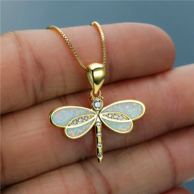Collar de libélula brillante con ópalo brillante y circonitas