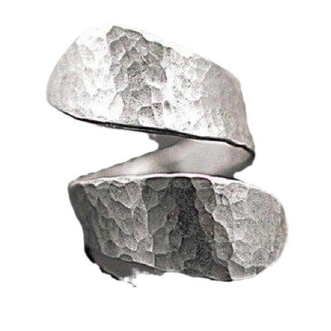 Anillo de Plata Ajustable con Diseño Martillado