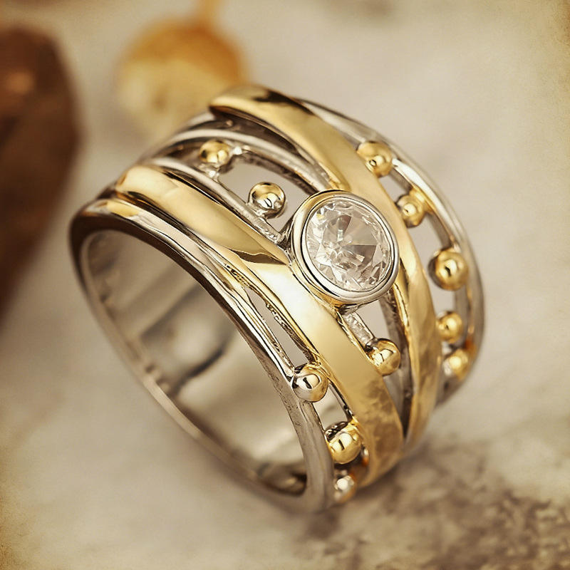 Anillo vintage de acero inoxidable de dos tonos con engaste de diamantes frotados