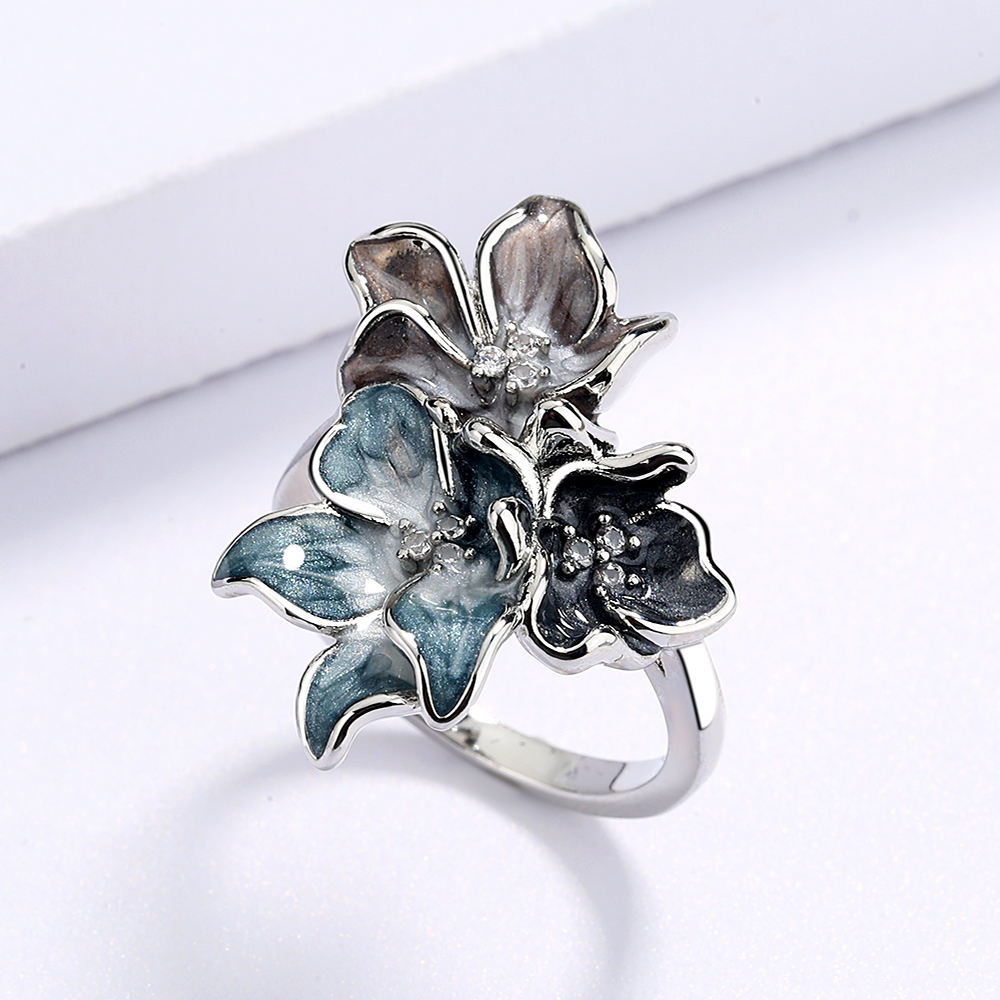 Anillo de Acero Inoxidable con Esmalte Floral