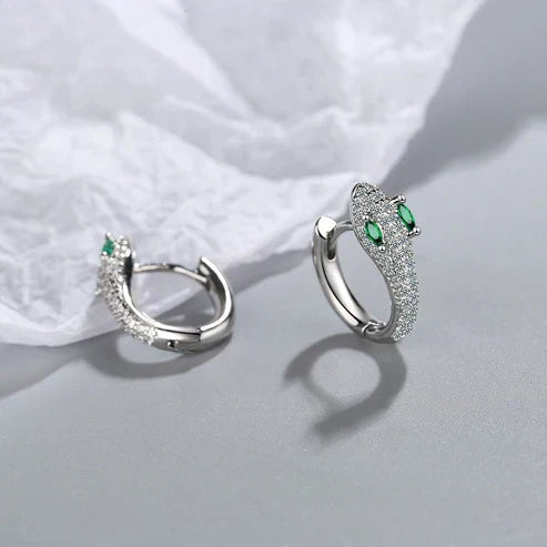 Pendientes brillantes de serpiente con circonitas y ojos de esmeralda verde