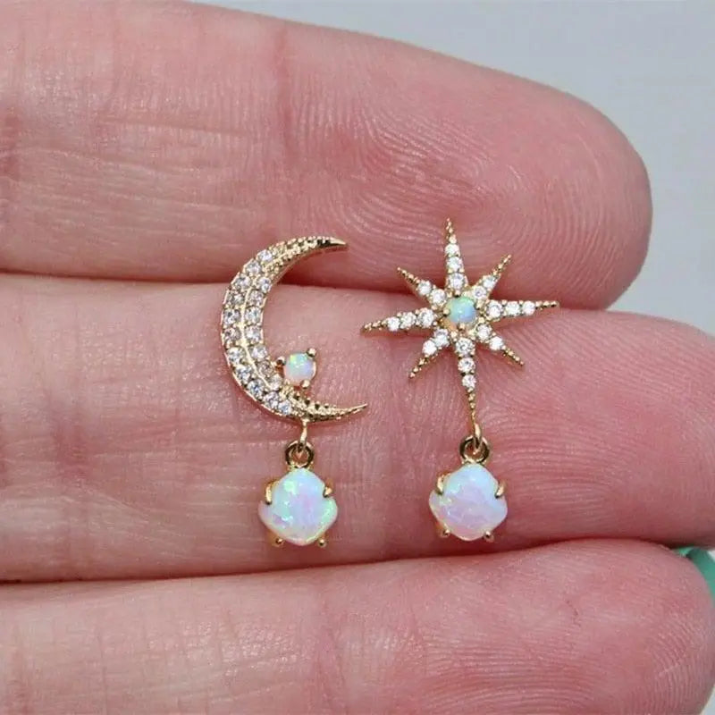 Pendientes brillantes de ópalo de luna y estrella con circonita cúbica