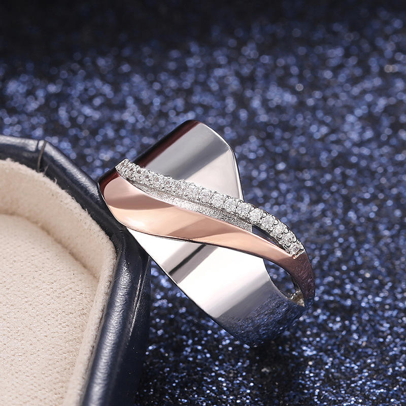 Anillo de Acero Inoxidable Bicolor con Circonitas
