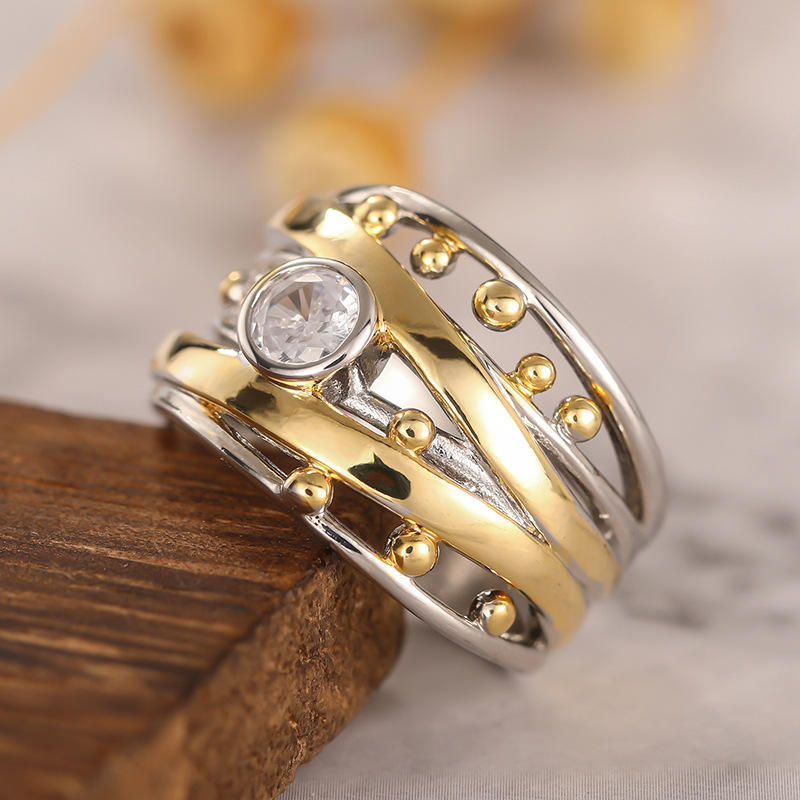 Anillo vintage de acero inoxidable de dos tonos con engaste de diamantes frotados