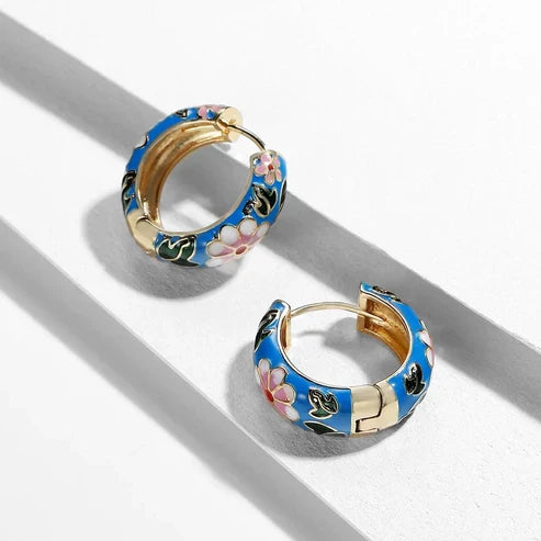 Pendientes de aro florales elegantes: pendientes de esmalte vibrante con estampado de flores