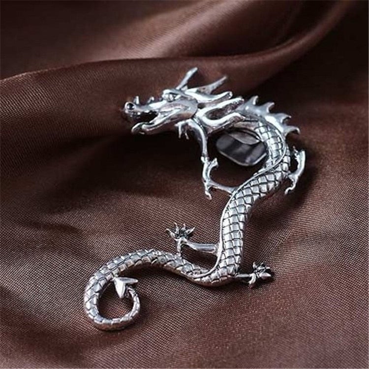 Ear cuff con forma de dragón exclusivo para un aspecto fantástico de las orejas