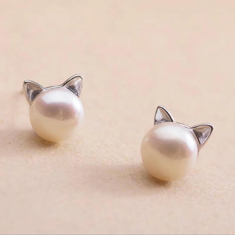 Divertidos pendientes de gato hechos con perlas de agua dulce para los amantes de los gatos