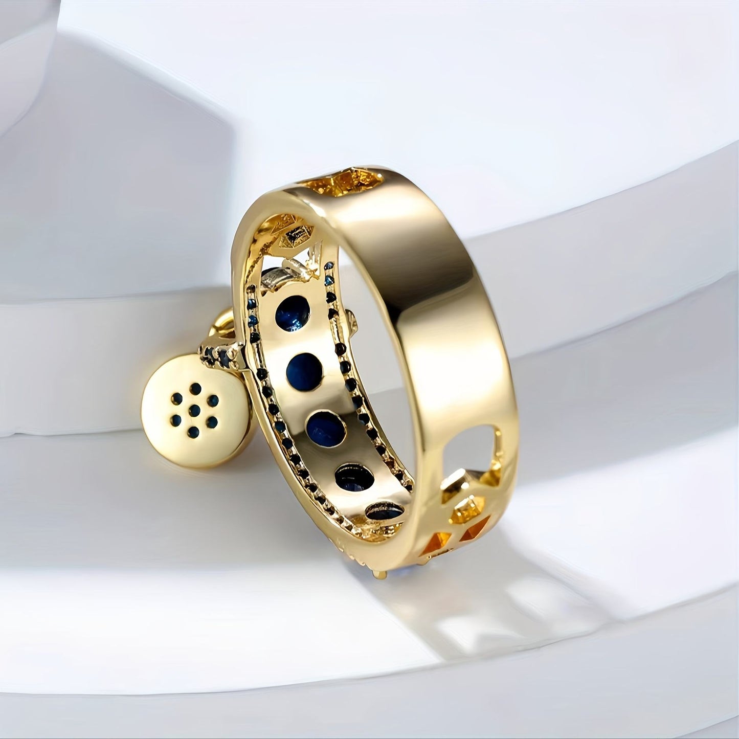 Anillo Antiguo de Lujo con Zafiros y Baño en Oro
