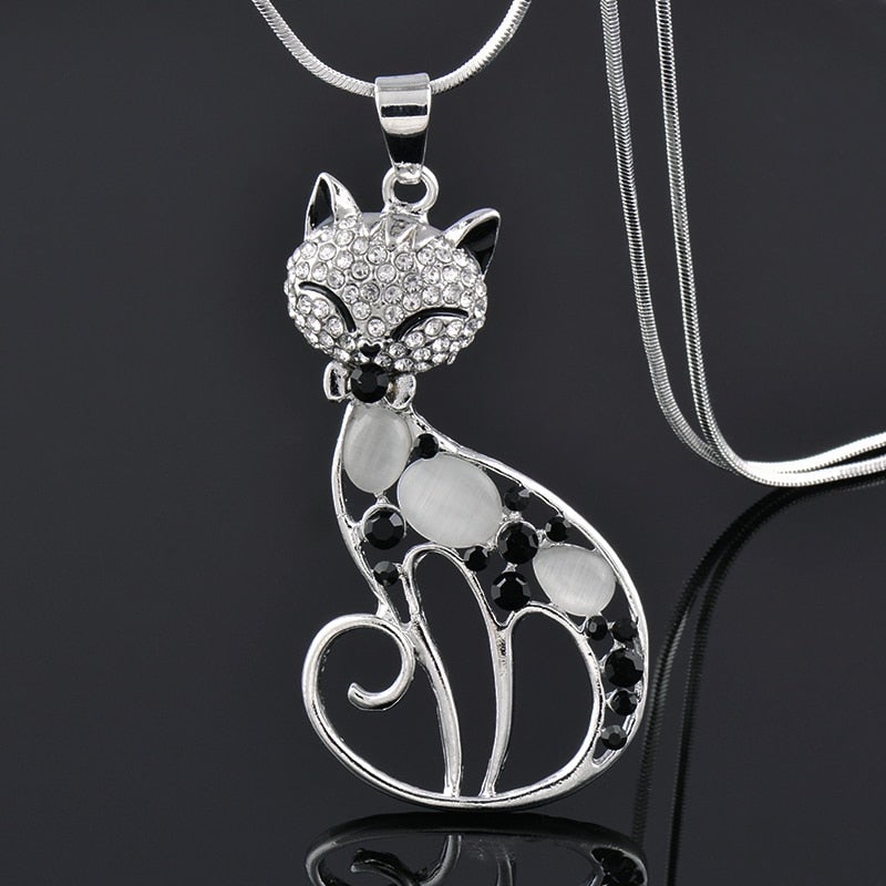 Elegante collar de gato con diamantes de imitación y colgante de ópalo