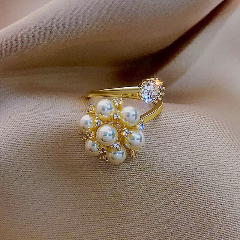 Anillo Ajustable con Perlas y Cristales Brillantes