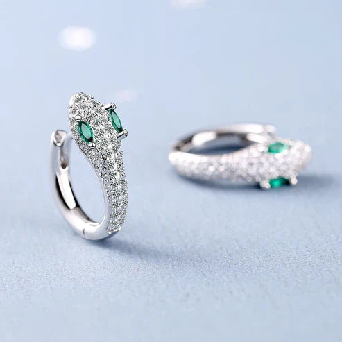 Pendientes brillantes de serpiente con circonitas y ojos de esmeralda verde