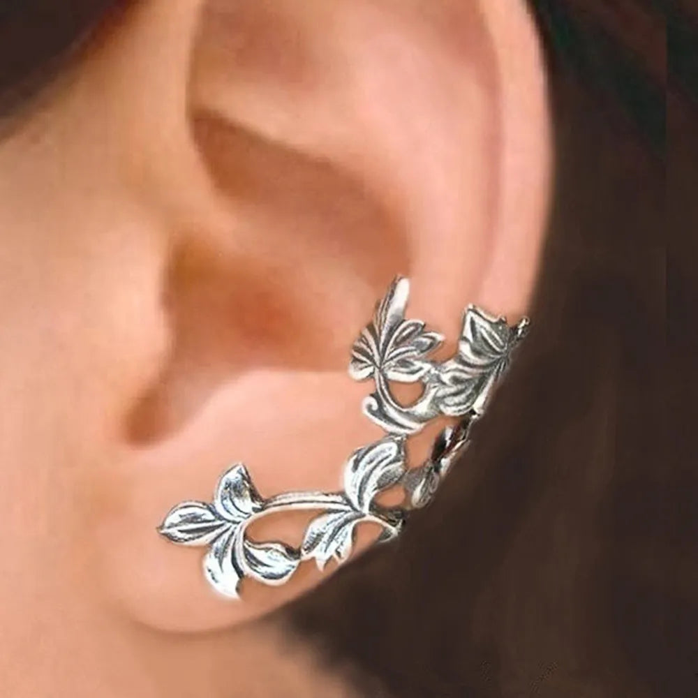 Ear cuff con delicado diseño de hojas, no requiere perforación