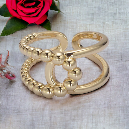 Anillo vintage con incrustaciones de circonitas