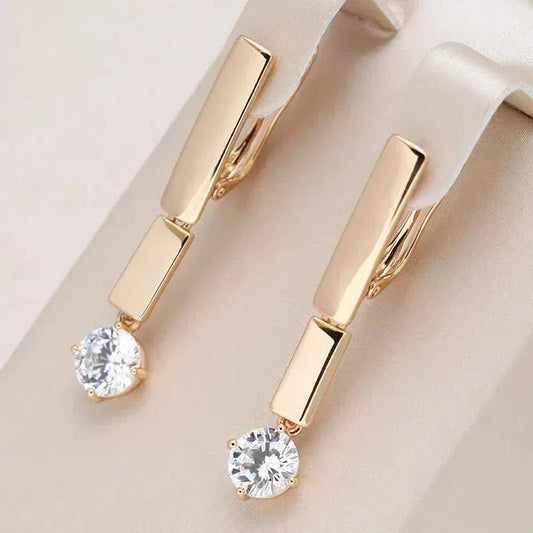 Pendientes elegantes de circonitas con barras brillantes para ocasiones especiales