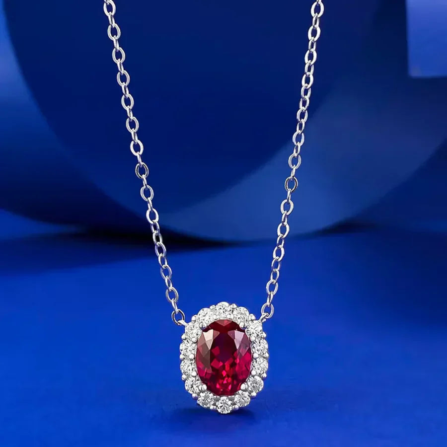 Elegante collar de moissanita de rubí con halo de diamantes brillantes