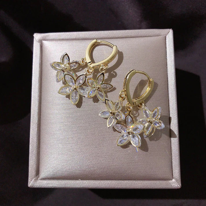 Pendientes de flores con circonitas cúbicas brillantes para mujeres elegantes y con estilo