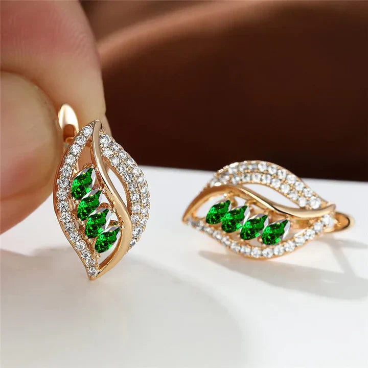Pendientes de hojas de circonitas verdes brillantes con adornos de piedras brillantes