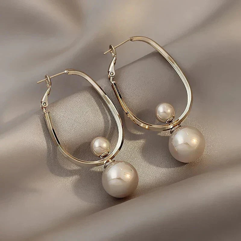 Pendientes de perlas elegantes con diseño de doble aro para mujer