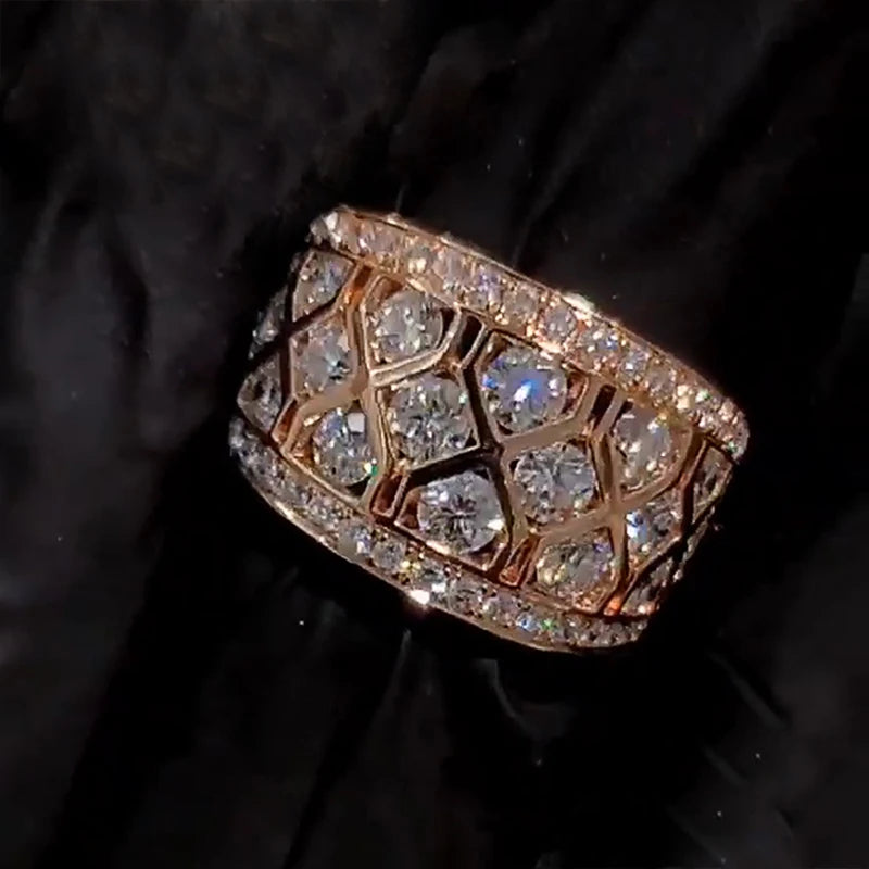 Anillo elegante con diseño de malla geométrica