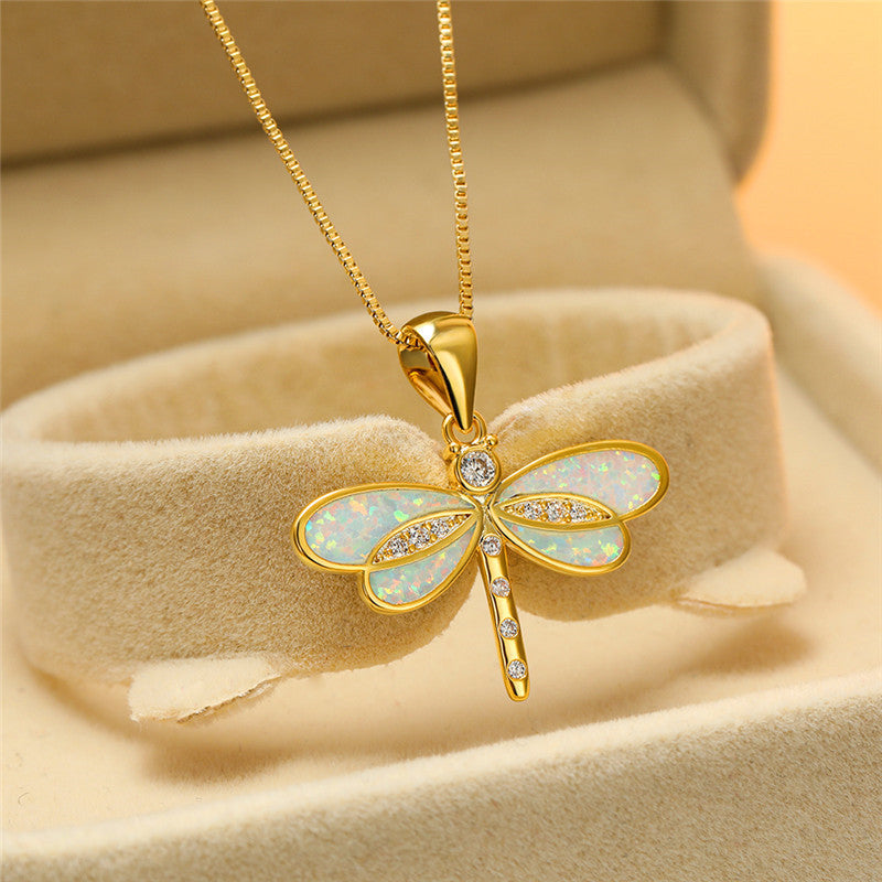 Collar de libélula brillante con ópalo brillante y circonitas