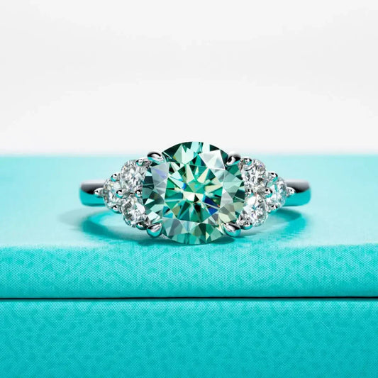Anillo de mujer elegante