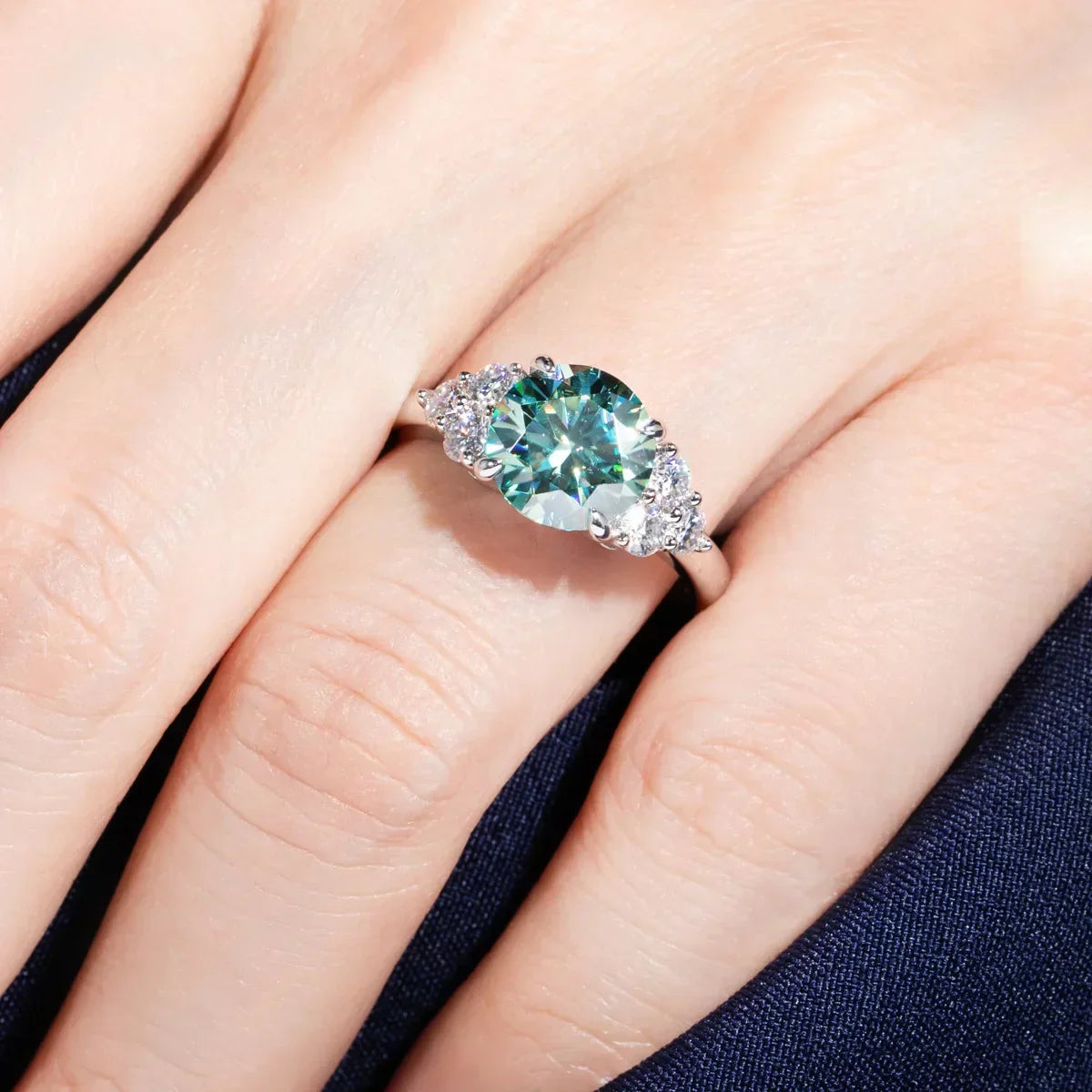 Anillo de mujer elegante