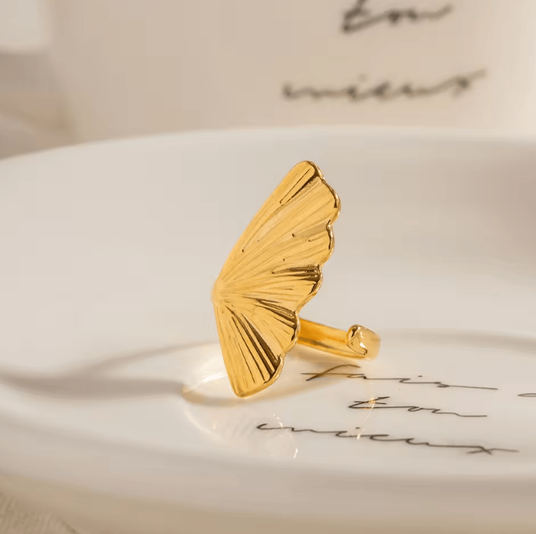 Anillo Isabel silueta concha filigrana dorada - Sparkano Marbella