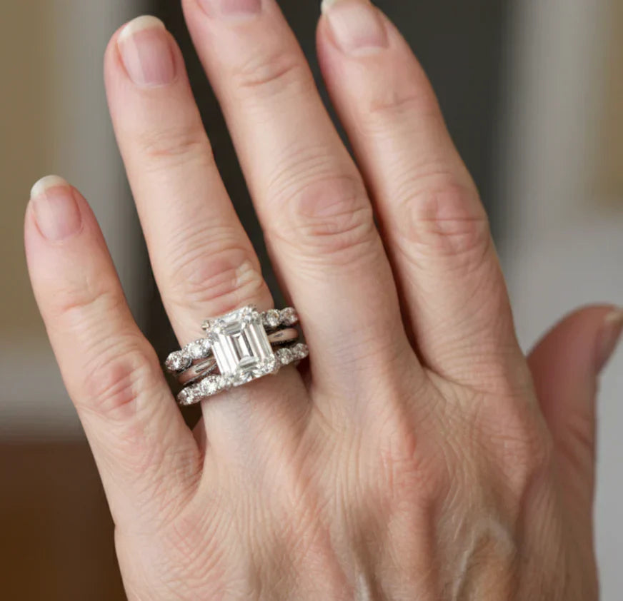 Anillo de plata vintage con capas brillantes