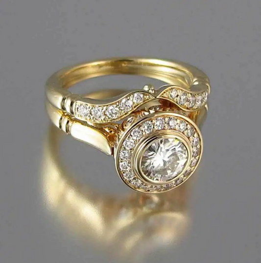 Anillo con microincrustación dorada