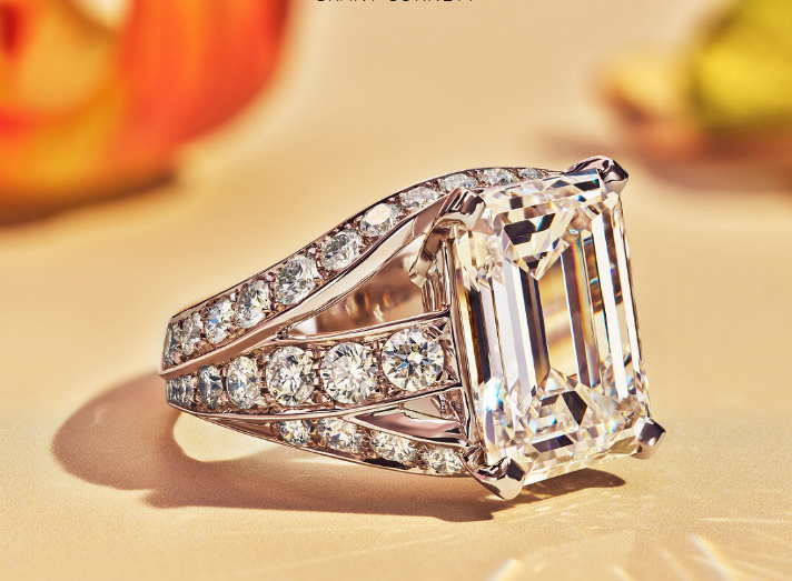 Anillo cuadrado elegante