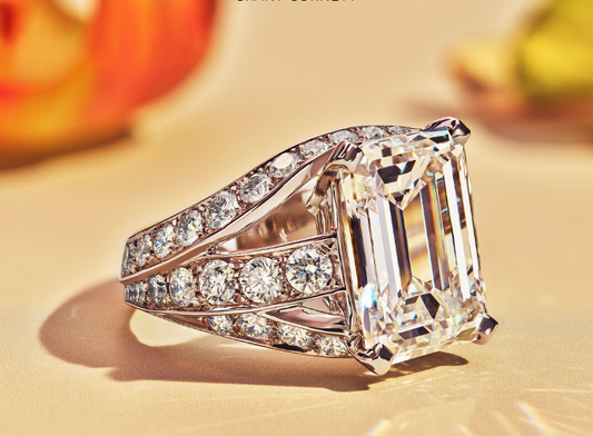 Anillo cuadrado elegante