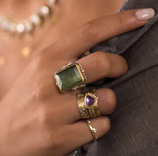 Anillo Retro Francés Cuadrado con Cristal