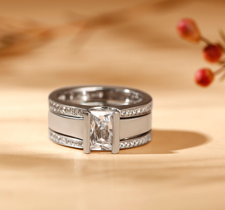 Anillo de tres piezas con circonitas