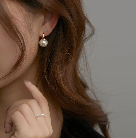 Pendientes de perlas elegantes para mujer con un diseño atemporal y un brillo lujoso