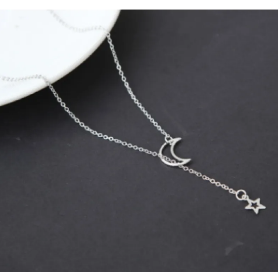 Delicado collar en Y con colgante de luna y estrella
