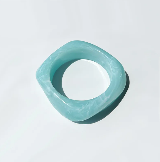 Pulsera cuadrada acrílica de resina de moda colores brillantes para mujer