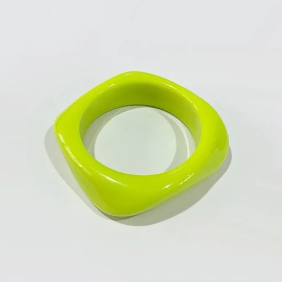 Pulsera cuadrada acrílica de resina de moda colores brillantes para mujer